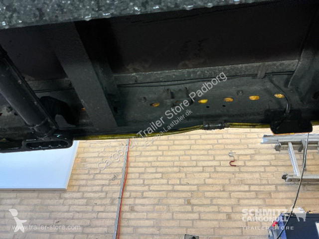 نصف مقطورة Schmitz Cargobull Curtainsider Mega