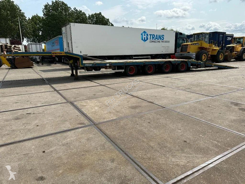 Maskinbæreren Wielton 4 AXLE WITH RAMPS