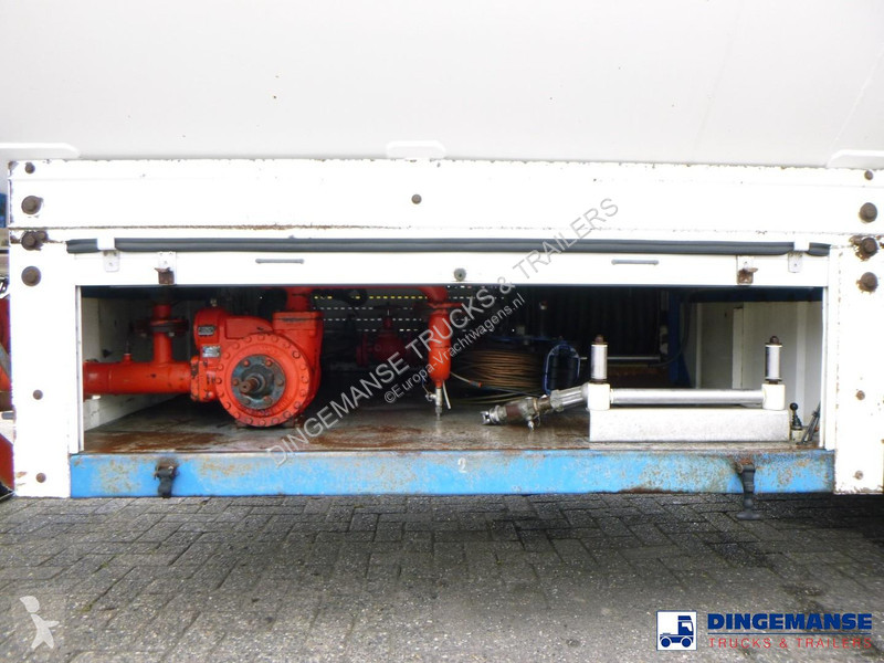 Oplegger  Gas tank steel 46.9 m3 / 1 comp + pump