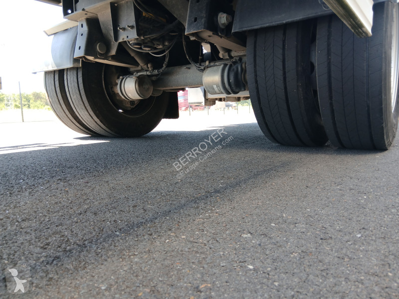 نصف مقطورة Fruehauf