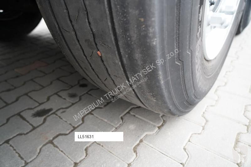 نصف مقطورة Schwarzmüller