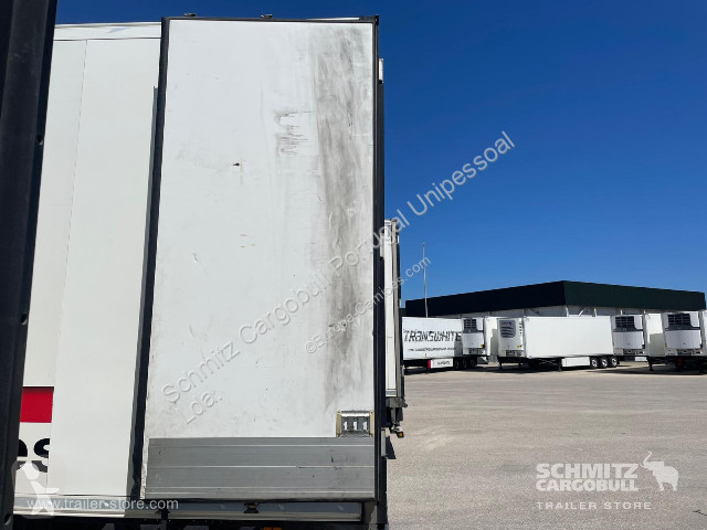 نصف مقطورة Schmitz Cargobull Semitrailer Reefer...