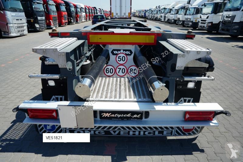 Полуремарке Van Hool NACZEPA PODKONTENEROWA /...