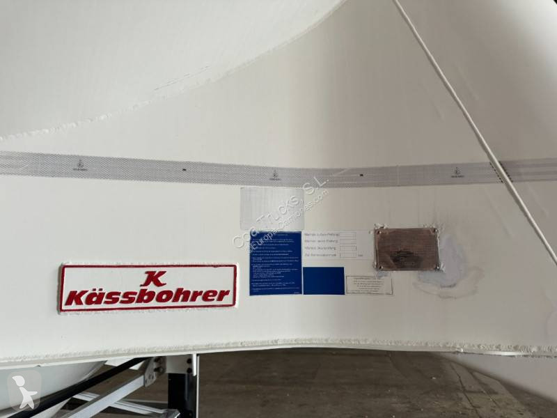 نصف مقطورة Kässbohrer SSL