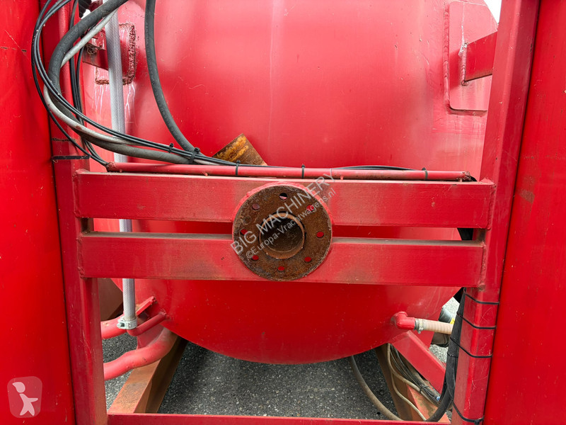 Uitrusting voor vrachtwagens  Twint Vacuum tank