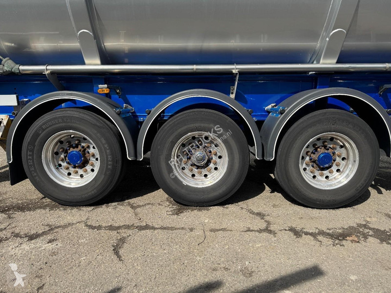 Félpótkocsi LAG O-3-40 02 3 AXLE - 61.000 LITER...