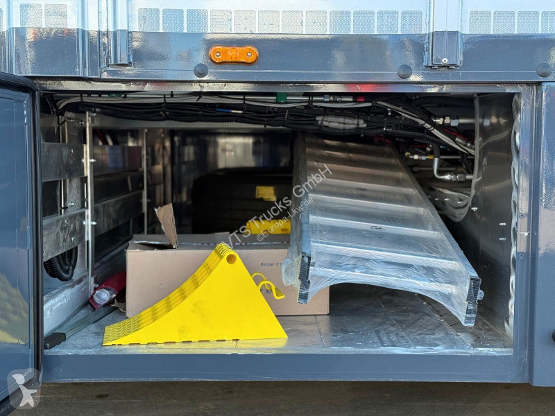 نصف مقطورة Pezzaioli SBA63 3.Stock *NEU*...