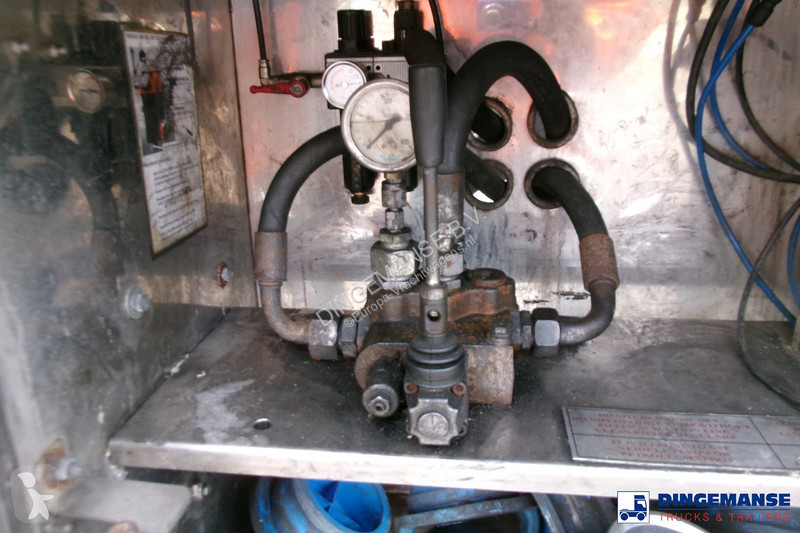 Semiremorca LAG Fuel tank alu 44.5 m3 / 6 comp...
