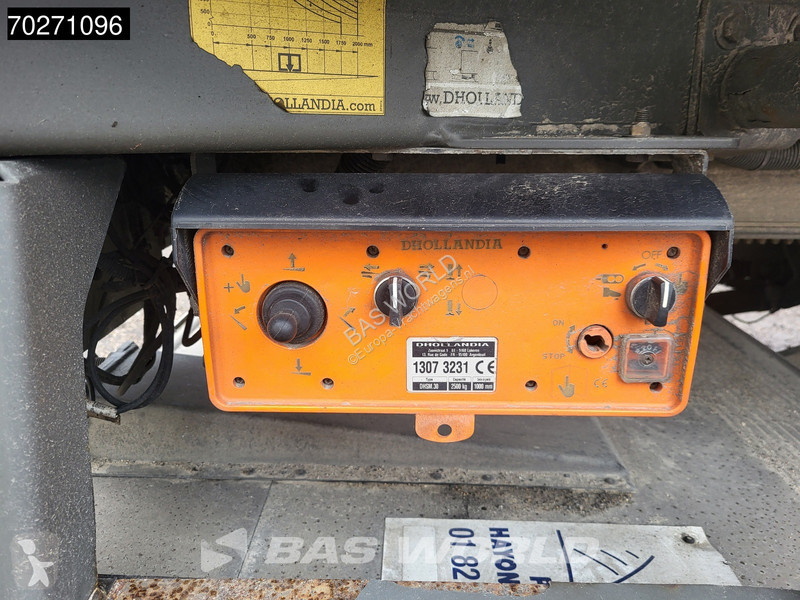 Semiremorca Lamberet SR2B-5T8-1B Tailgate...
