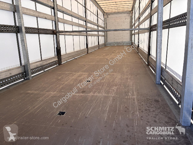 Návěs Schmitz Cargobull Curtainsider Mega Getränke