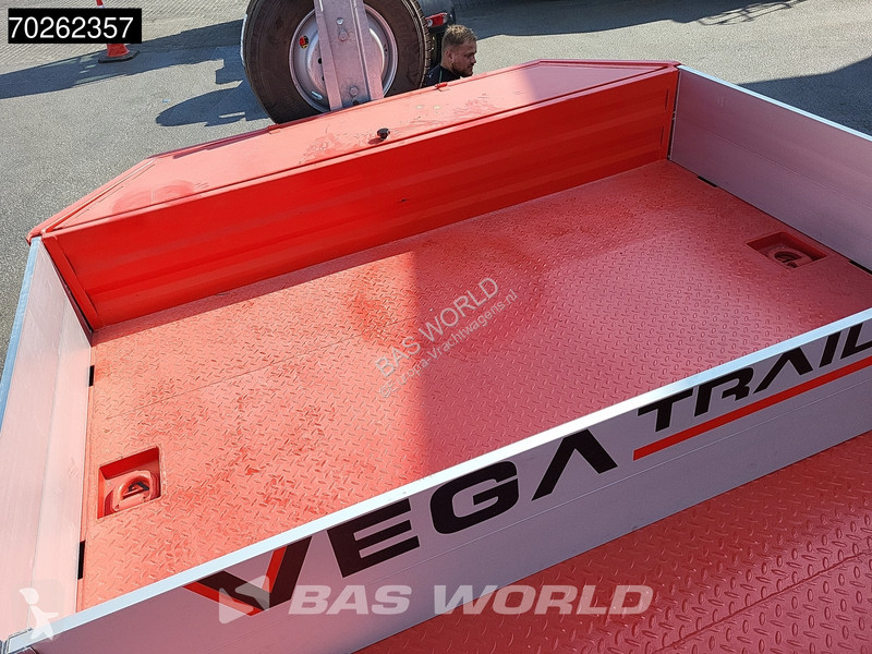 نصف مقطورة  Lowbed 2 axles NEW Hydr. Ramps....