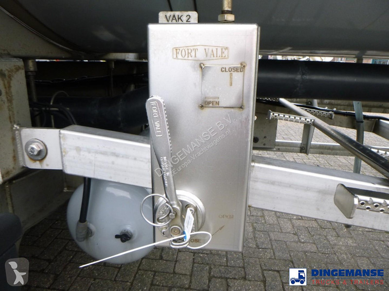 نصف مقطورة Van Hool Food tank inox 62 m3 / 3 comp