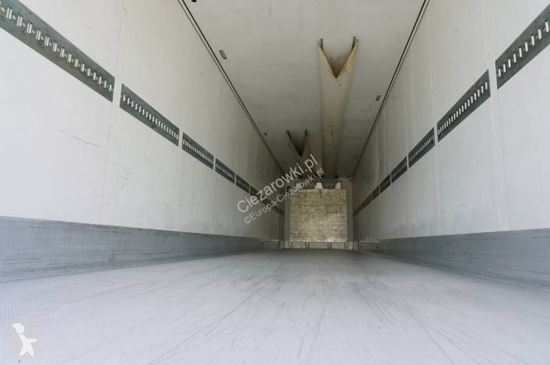 Полуремарке Schmitz Cargobull refrigerator...