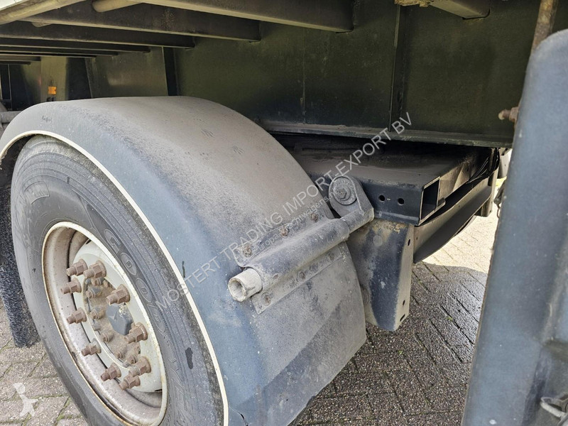 Semi remorque  Closed box - 3x steering axle...