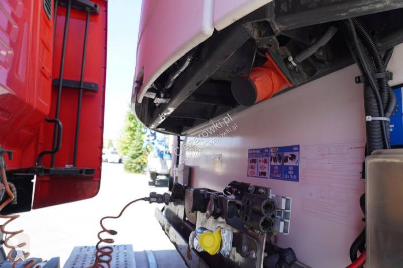 Полуремарке Lamberet refrigerated semi-trailer...