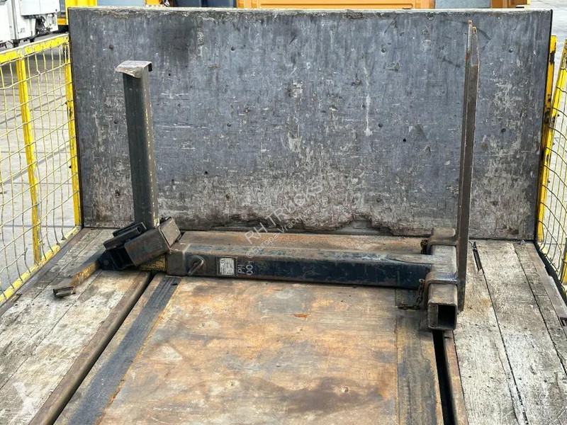 نصف مقطورة LAG 3 AXLE + HIAB 130R S2