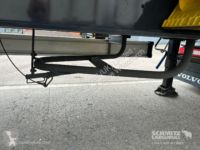 نصف مقطورة Kässbohrer Curtainsider Standard