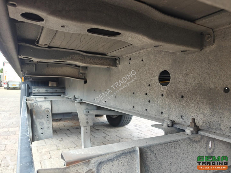 نصف مقطورة Schmitz Cargobull 24 13.6m Insulated...