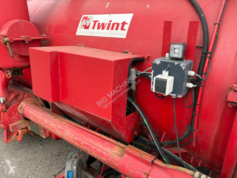 Uitrusting voor vrachtwagens  Twint Vacuum tank
