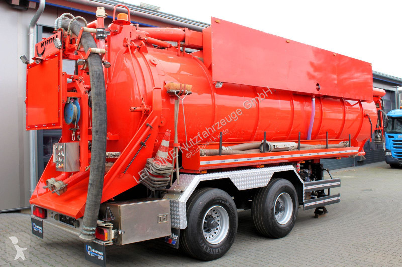 Vrachtwagencombinatie MAN 2-Achs Hellmers 26m3...