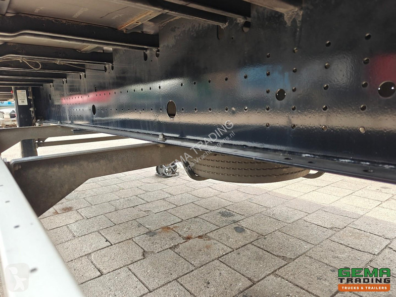 Полуприцеп Krone Sliding Curtains/Roof -...