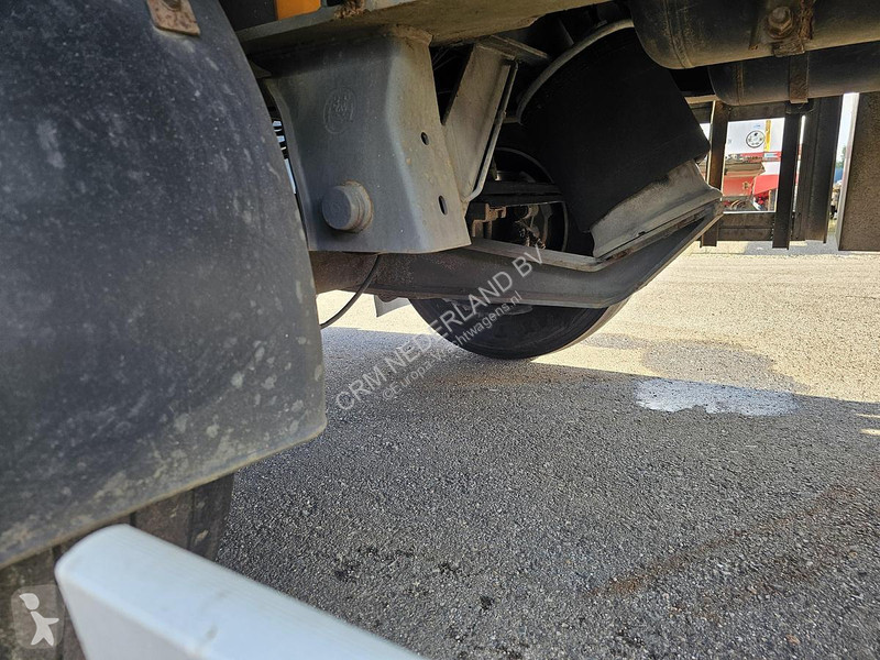 V02-STG-15-30 semi-trailer