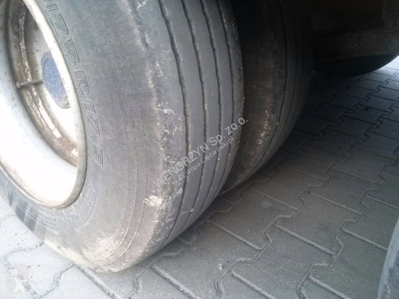 نصف مقطورة  NACZEPA 3 OSIOWA TYPU SEMI BROSHUIS