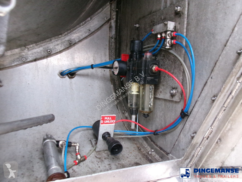 Semiremorca Feldbinder Powder tank alu 41 m3...