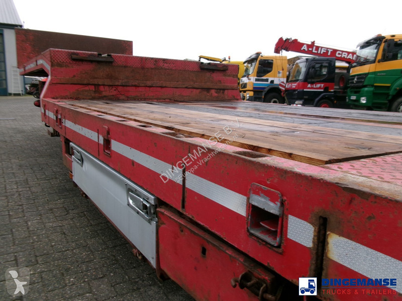 Semiremorca Broshuis 3-axle semi lowbed trailer...