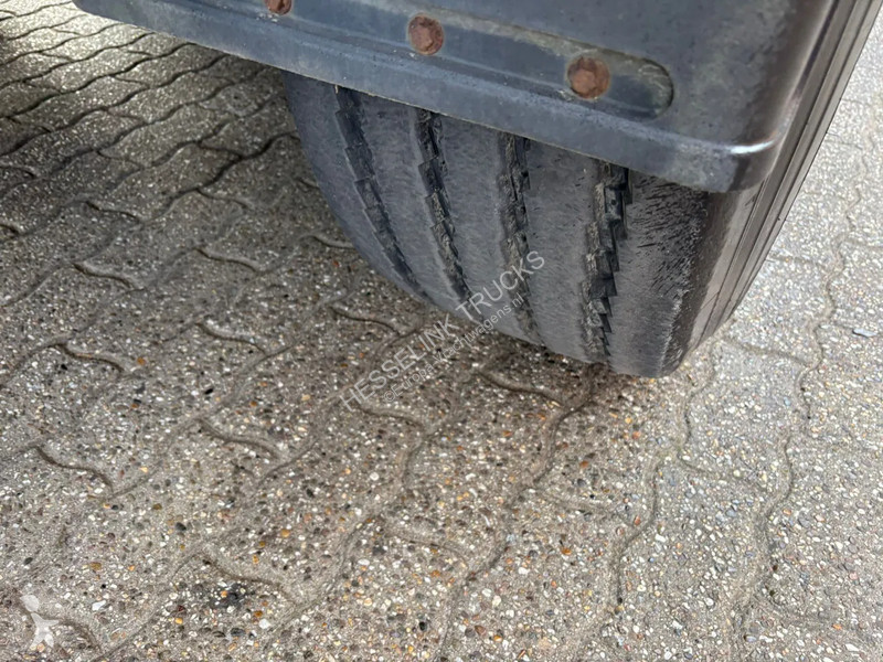 Semi reboque Kraker trailers 92m3, Walking...