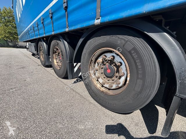 Semitrailer Schwarzmüller...