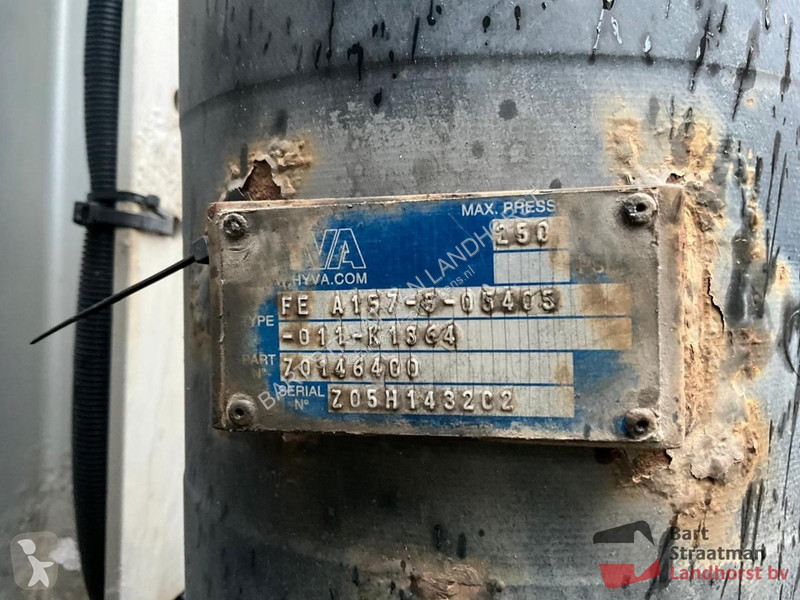 Semitrailer Wielton NW-3 26m3 kippertrailer 3...