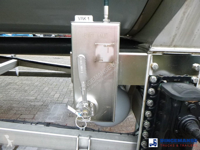 نصف مقطورة Van Hool Food tank inox 62 m3 / 3 comp