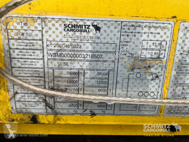 نصف مقطورة Schmitz Cargobull Curtainsider Mega
