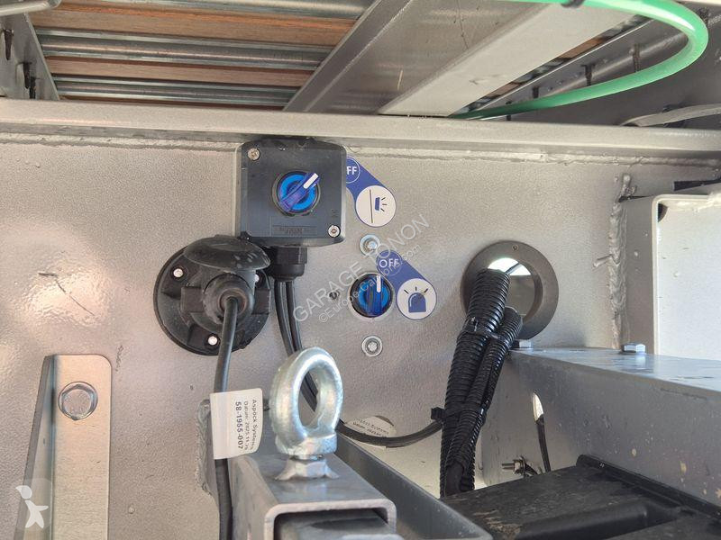 نصف مقطورة Lecitrailer  PLATEAU TWISTLOCKS...