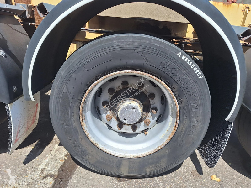 نصف مقطورة Fruehauf T38N