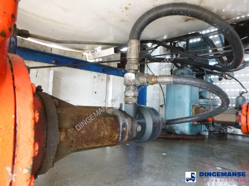 Oplegger  Gas tank steel 46.9 m3 / 1 comp + pump