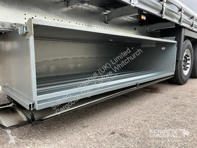 نصف مقطورة Schmitz Cargobull Curtainsider...
