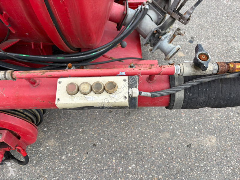 Uitrusting voor vrachtwagens  Twint Vacuum tank