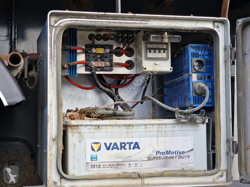 Полуприцеп Ekeri 2 axle box with sidedoors -...