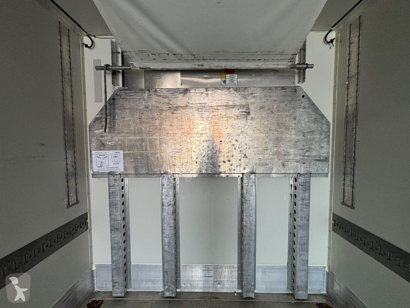 Полуприцеп Krone 27 THERMOKING SLXe 300