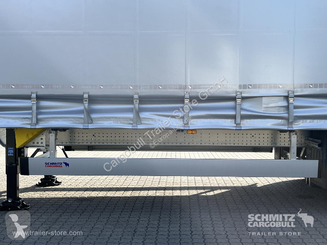 Schmitz Cargobull Curtainsider Mega Getränke...