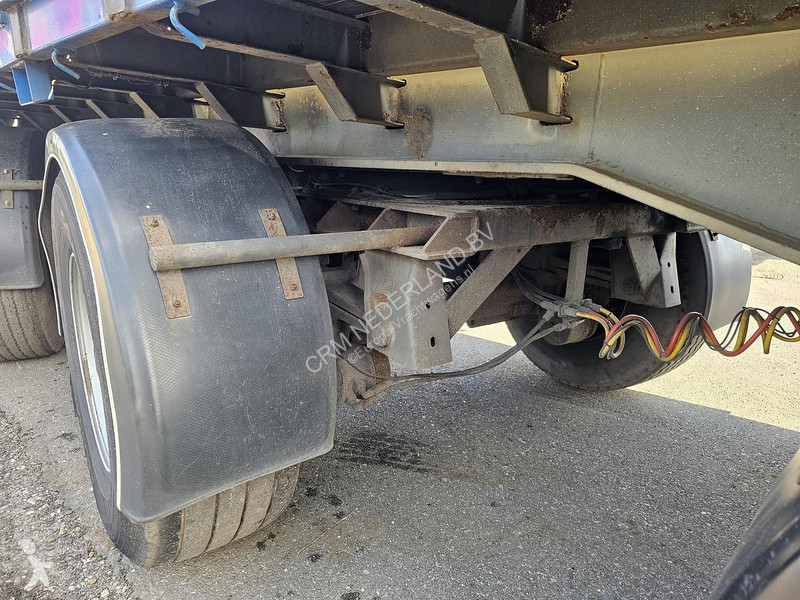 V02-STG-15-30 semi-trailer