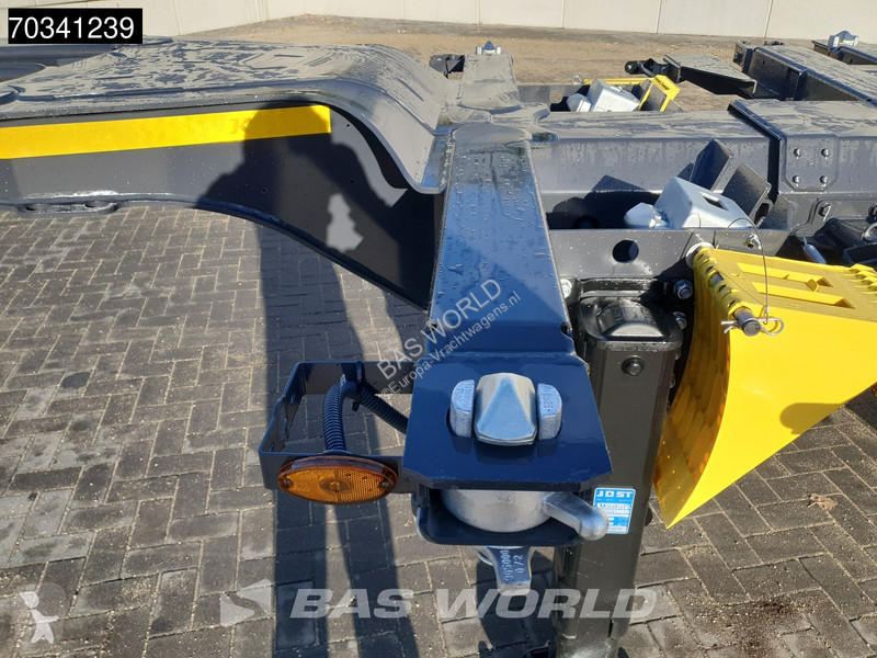 Kässbohrer XS 3 axles NEW Multi 45'ft Lift Axle...
