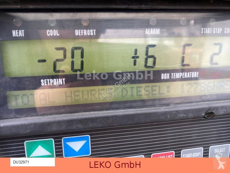 Semitrailer Merker Frappa  Doppelstock Vector...