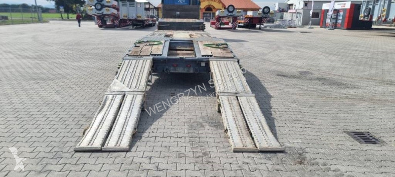 Semiremorca  Naczepa niskopodwoziowa 3 osiowa...