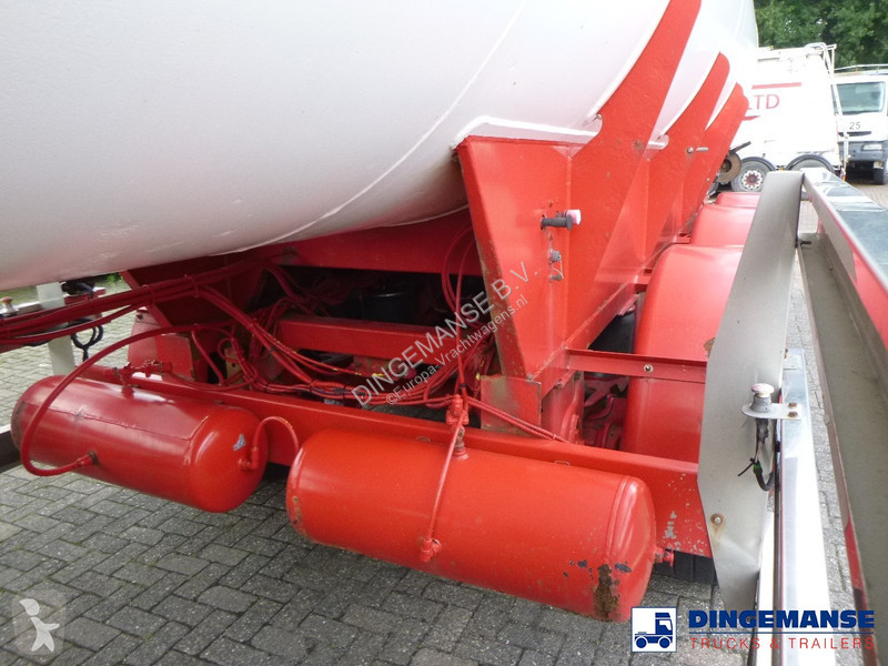 Semiremorca Clayton Gas tank steel 31.8 m3 (low...