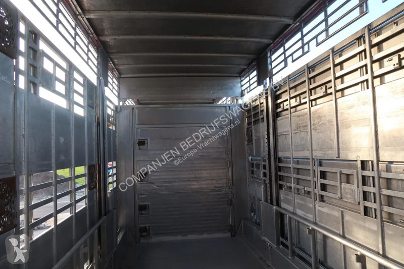 نصف مقطورة Pezzaioli SBA 31 - Cattle Transport