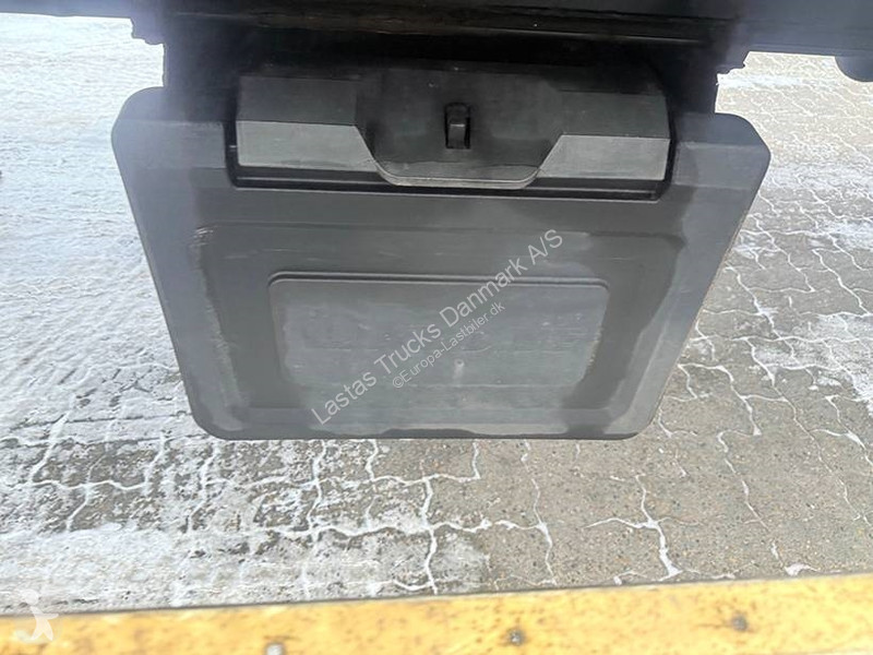 نصف مقطورة Krone Curtainsider / City-Plane LBW