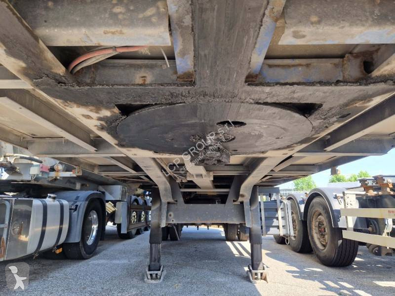 نصف مقطورة Schmitz Cargobull SK010
